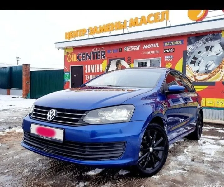 Продажа в днр 📍 продам vw polo 2019 года, выехала из салона в 2020году авто в отличном состоянии в максимальной комплектации двс 1.6 (110л. с) мкпп оригинальный пробег 152000км кузов весь в заводском окрасе, есть подскрас на одной двери. ✅светодиодная оптика ✅кондиционер полностью заправлен ✅круиз-контроль ✅мультируль, управление кнопками ✅мультимедиа с большим экраном (функции блютуз, аux и тд) ✅ камера заднего вида ✅подогрев сидений, боковых зеркал ✅электрозеркала ✅литые диски r16 2 ключа в такси, каршеринге авто не участвовал территориально донецк, буденновский район на любые вопросы отвечу в тел режиме +79934516800 - фотография - 2