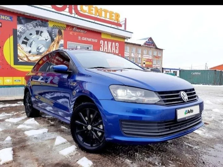 Продажа в днр 📍 продам vw polo 2019 года, выехала из салона в 2020году авто в отличном состоянии в максимальной комплектации двс 1.6 (110л. с) мкпп оригинальный пробег 152000км кузов весь в заводском окрасе, есть подскрас на одной двери. ✅светодиодная оптика ✅кондиционер полностью заправлен ✅круиз-контроль ✅мультируль, управление кнопками ✅мультимедиа с большим экраном (функции блютуз, аux и тд) ✅ камера заднего вида ✅подогрев сидений, боковых зеркал ✅электрозеркала ✅литые диски r16 2 ключа в такси, каршеринге авто не участвовал территориально донецк, буденновский район на любые вопросы отвечу в тел режиме +79934516800 - фотография - 3