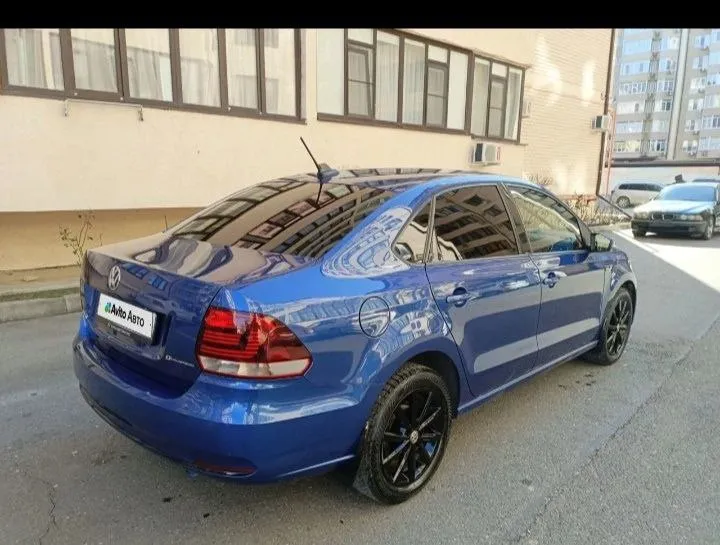 Продажа в днр 📍 продам vw polo 2019 года, выехала из салона в 2020году авто в отличном состоянии в максимальной комплектации двс 1.6 (110л. с) мкпп оригинальный пробег 152000км кузов весь в заводском окрасе, есть подскрас на одной двери. ✅светодиодная оптика ✅кондиционер полностью заправлен ✅круиз-контроль ✅мультируль, управление кнопками ✅мультимедиа с большим экраном (функции блютуз, аux и тд) ✅ камера заднего вида ✅подогрев сидений, боковых зеркал ✅электрозеркала ✅литые диски r16 2 ключа в такси, каршеринге авто не участвовал территориально донецк, буденновский район на любые вопросы отвечу в тел режиме +79934516800 - фотография - 4