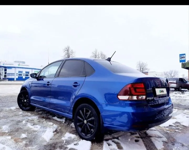 Продажа в днр 📍 продам vw polo 2019 года, выехала из салона в 2020году авто в отличном состоянии в максимальной комплектации двс 1.6 (110л. с) мкпп оригинальный пробег 152000км кузов весь в заводском окрасе, есть подскрас на одной двери. ✅светодиодная оптика ✅кондиционер полностью заправлен ✅круиз-контроль ✅мультируль, управление кнопками ✅мультимедиа с большим экраном (функции блютуз, аux и тд) ✅ камера заднего вида ✅подогрев сидений, боковых зеркал ✅электрозеркала ✅литые диски r16 2 ключа в такси, каршеринге авто не участвовал территориально донецк, буденновский район на любые вопросы отвечу в тел режиме +79934516800 - фотография - 6