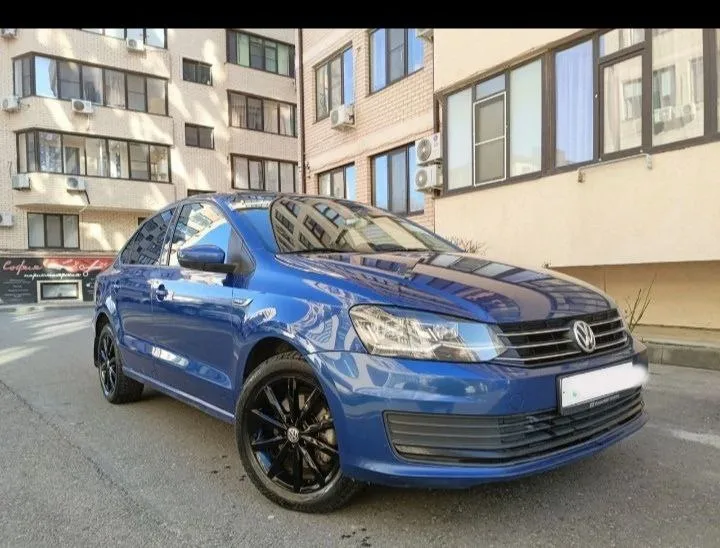 Продажа в днр 📍 продам vw polo 2019 года, выехала из салона в 2020году авто в отличном состоянии в максимальной комплектации двс 1.6 (110л. с) мкпп оригинальный пробег 152000км кузов весь в заводском окрасе, есть подскрас на одной двери. ✅светодиодная оптика ✅кондиционер полностью заправлен ✅круиз-контроль ✅мультируль, управление кнопками ✅мультимедиа с большим экраном (функции блютуз, аux и тд) ✅ камера заднего вида ✅подогрев сидений, боковых зеркал ✅электрозеркала ✅литые диски r16 2 ключа в такси, каршеринге авто не участвовал территориально донецк, буденновский район на любые вопросы отвечу в тел режиме +79934516800 - фотография - 7