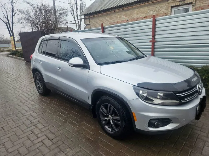 Продам volkswagen тигуан 2012 года, мотор 2 л, бензин, коробка автомат 6 передач, полный привод. все нюансы на фото. цена 1.500🍋 тел. (949) 081-99-80 📲 tg: @kris_09_90 📞 звоните: +7(949)0819980 - фотография - 1
