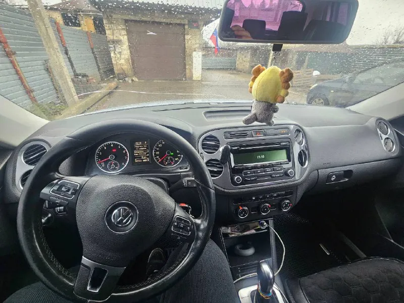 Продам volkswagen тигуан 2012 года, мотор 2 л, бензин, коробка автомат 6 передач, полный привод. все нюансы на фото. цена 1.500🍋 тел. (949) 081-99-80 📲 tg: @kris_09_90 📞 звоните: +7(949)0819980 - фотография - 5