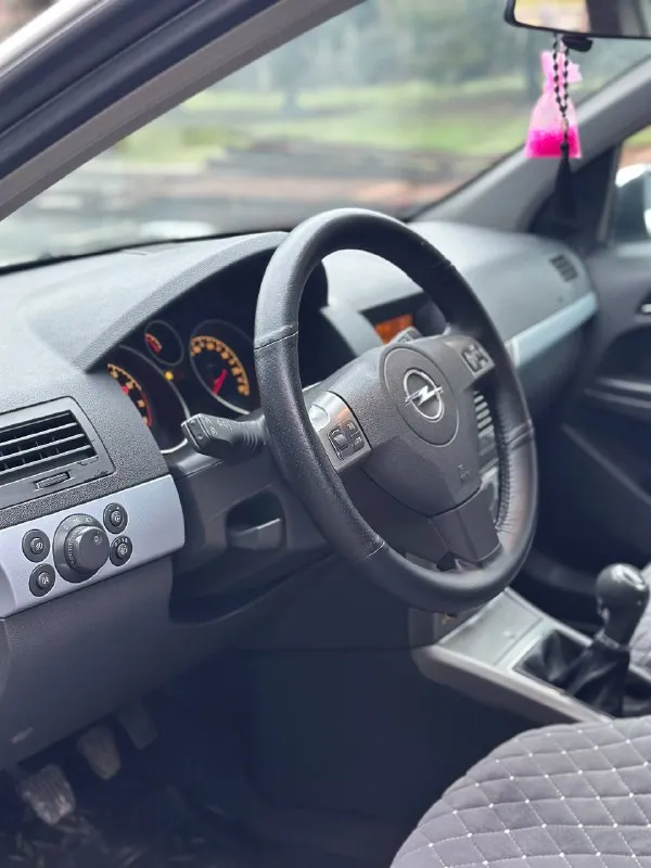 Продам семейный универсал opel astra h caravan, 2006 года выпуска с мотором 1.6 twinport бензин, пробег 223000 км, один владелец, машина пригнана из германии в 2019 году. остекление все оригинальное. по кузову гнили и ржавчины нет. родной окрас, дтп некогда не было! 👑👑👑👑👑👑👑👑 - фотография - 6