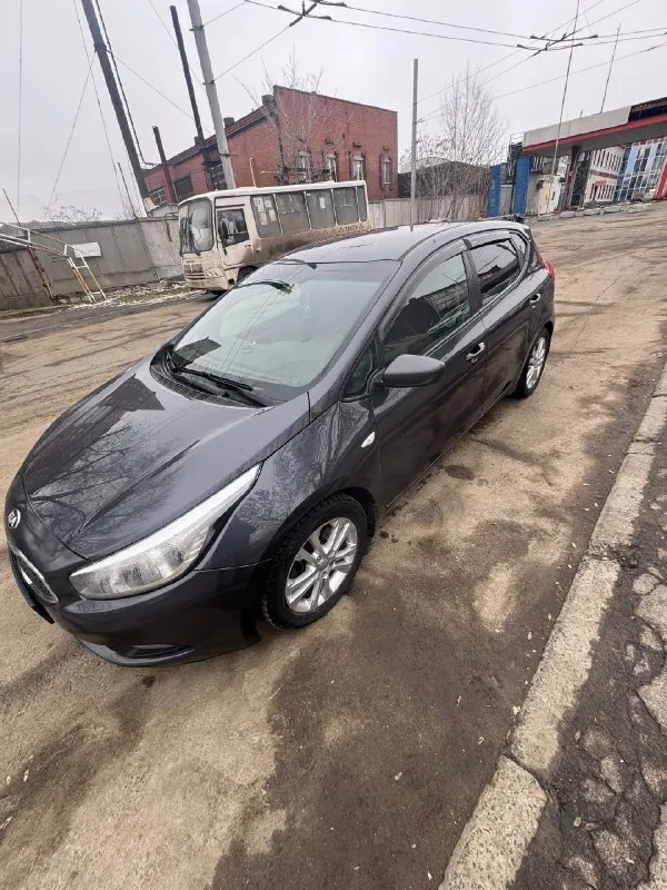 Продается kia сид. На классическом автомате. , двигатель 1.6 машина 2013 года. 2 хоз. С пробегом 199 т. Км. Машина находится в отличном состояние, по ходовой части нареканий нет. Коробка переключает отлично. Машина в пред максимальной комплектации. Раздельный двух зонный климат контроль. Подогрев руля. Подогрев передних сидений. 4 - стекло подъемника.
Полный электро пакет. За машину не стыдно,
Цена за данный авто 1250. Торг у капота +7 949 091 73 86
+7 951 530 93 38

📞 Звоните: +7(949)0917386 - фотография - 2
