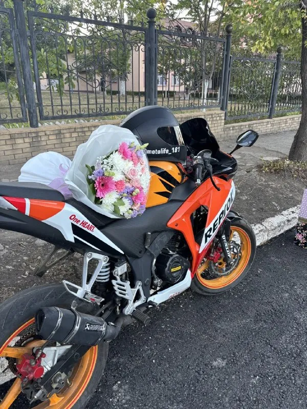 Продам 🔥 реплика honda cbr 250 2014 💣 zonshen 150 cm 🚀 пластик 2025 года от хонды. фара хонда приборная панель хонда ! резина зад pirelli перед mishelin 🏍 сидушки заменил в конце сезона ! высокий и большой 🔥 все работает светится ⚡ по документам ровно цена - 115 тыс руб ( разумный торг ! ) +79591377195 алчевск 📞 звоните: +7(959)1377195 - фотография - 2