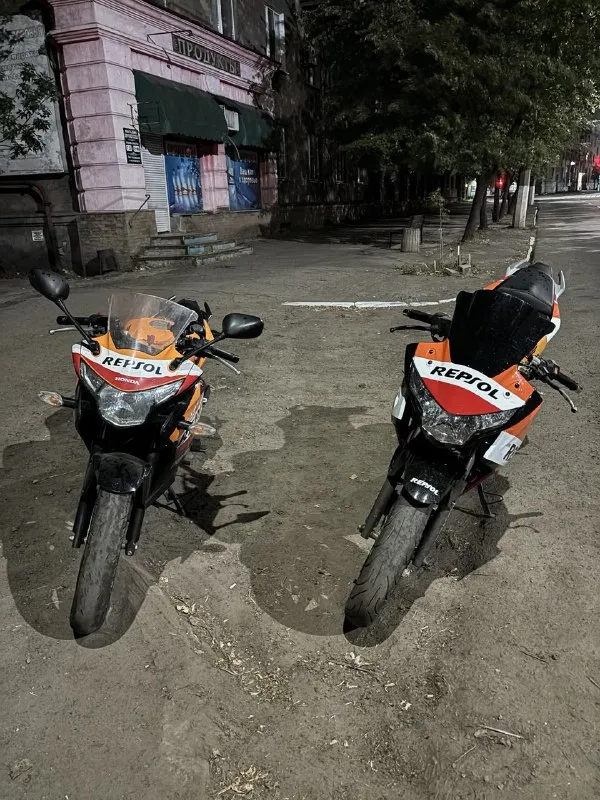 Продам 🔥 реплика honda cbr 250 2014 💣 zonshen 150 cm 🚀 пластик 2025 года от хонды. фара хонда приборная панель хонда ! резина зад pirelli перед mishelin 🏍 сидушки заменил в конце сезона ! высокий и большой 🔥 все работает светится ⚡ по документам ровно цена - 115 тыс руб ( разумный торг ! ) +79591377195 алчевск 📞 звоните: +7(959)1377195 - фотография - 3