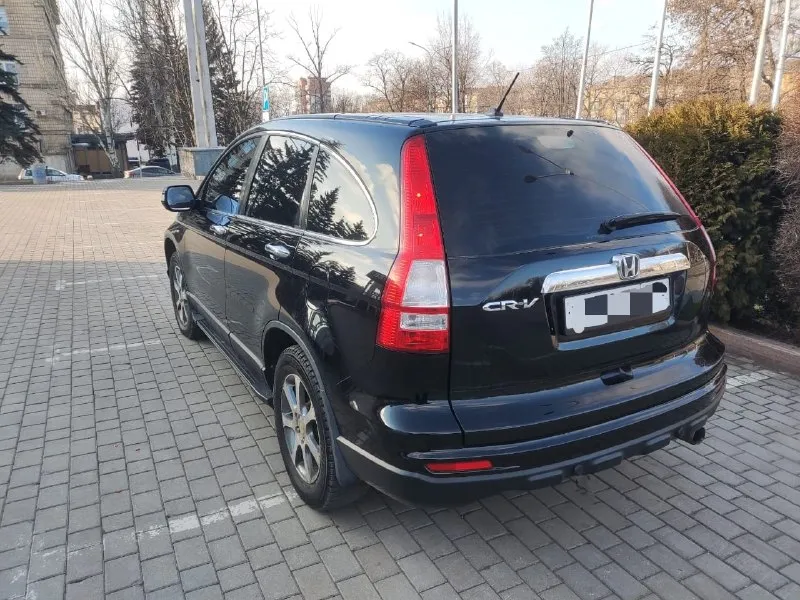 Продам honda cr-v iii рестайлинг год выпуска - 2012 двигатель - 2.0 бензин - автомат привод полный цена - 1270.000₽ тел. +7 949 538-35-47 автомобиль в хорошем состоянии мотор работает без нареканий масло не расходует коробка передач без нареканий едет бодро ходовая часть без посторонних шумов и стуков чистый ухоженный салон хорошая комплектация описывать можно очень долго в машине есть абсолютно всё 4 стеклоподъёмника складывание зеркал двух зонный климат-контроль кондиционер мульти руль круиз контроль датчики света датчики дождя подогрев сидений все работает в штатном режиме любое оформление в мрэо осмотр город донецк 📞 звоните: +7(949)5383547 - фотография - 5