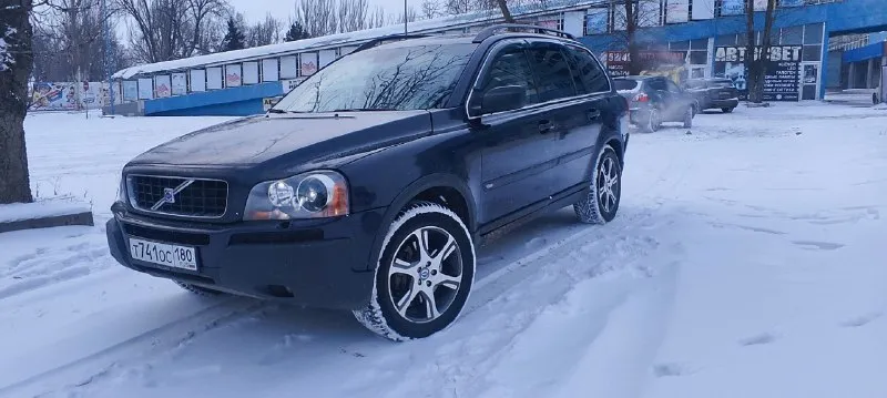 Volvo xc90 ( 2005 год) 2.5 бензин, пробег 340000 миль. качественный, добротный и вместительный автомобиль с высоким уровнем безопасности. свежий не прокуренный салон. мультимедиа андроид, с камерой заднего вида. парктроник, авс, противозаносная, противобуксовочная. , система курсовой устойчивости, полный привод, всё обслужено и работает в штатном режиме. климат контроль, подогрев сидений, зеркал, стекла. люк. за машиной ухаживал, средств не жалел. коробка, ходовка, мотор в хорошем состоянии. кузов видно на фото, лакокрасочное покрытие заводское. автомобиль не новый, не идеальный, однако вполне достойный на свои деньги. цена 900.000. есть торг, только реальному покупателю, при осмотре. два ключа, три комплекта резины, из них два на оригинальных дисках. собственник. каждый день на ходу. документы в порядке - полный комплект. переоформление. телефон для связи : +79494710456 осмотр в любое время. донецк, ленинский проспект - ждановская развилка. 📞 звоните: +7(949)4710456 - фотография - 4