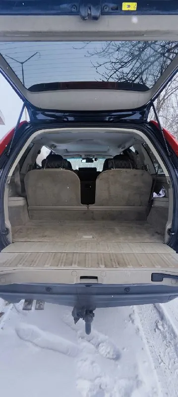 Volvo xc90 ( 2005 год) 2.5 бензин, пробег 340000 миль. качественный, добротный и вместительный автомобиль с высоким уровнем безопасности. свежий не прокуренный салон. мультимедиа андроид, с камерой заднего вида. парктроник, авс, противозаносная, противобуксовочная. , система курсовой устойчивости, полный привод, всё обслужено и работает в штатном режиме. климат контроль, подогрев сидений, зеркал, стекла. люк. за машиной ухаживал, средств не жалел. коробка, ходовка, мотор в хорошем состоянии. кузов видно на фото, лакокрасочное покрытие заводское. автомобиль не новый, не идеальный, однако вполне достойный на свои деньги. цена 900.000. есть торг, только реальному покупателю, при осмотре. два ключа, три комплекта резины, из них два на оригинальных дисках. собственник. каждый день на ходу. документы в порядке - полный комплект. переоформление. телефон для связи : +79494710456 осмотр в любое время. донецк, ленинский проспект - ждановская развилка. 📞 звоните: +7(949)4710456 - фотография - 9