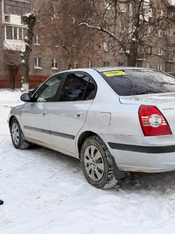 Продам hyundai elantra 2010 год цена 425.000 т. р. +торг у капота постоянный рф учет, переоформление без проблем, тех. осмотр уже пройден автомобиль местный, ни от куда не пригонялся, 1 владелец в птс кузов в хорошем состоянии, пороги, лонжероны, стаканы в отличном состоянии. весь кузов без рыжиков и гнили. дно целое. двигатель 1.6 работает штатно, без расхода масла. коробка 5-ст, механическая. все передачи включаются, никакая не вылетает. в машине есть хорошая музыка, кондиционер, печка греет отлично, подогревы сидений, 4 электроподъемника стекол, электрозеркала, подогрев заднего стекла и боковых зеркал, корректор фар, сигнализация ( центральный замок ) большой багажник автомобиль уже на зимней резине, также есть 4 колеса летней резины перевальск +79595537758 📞 звоните: +7(959)5537758 - фотография - 4