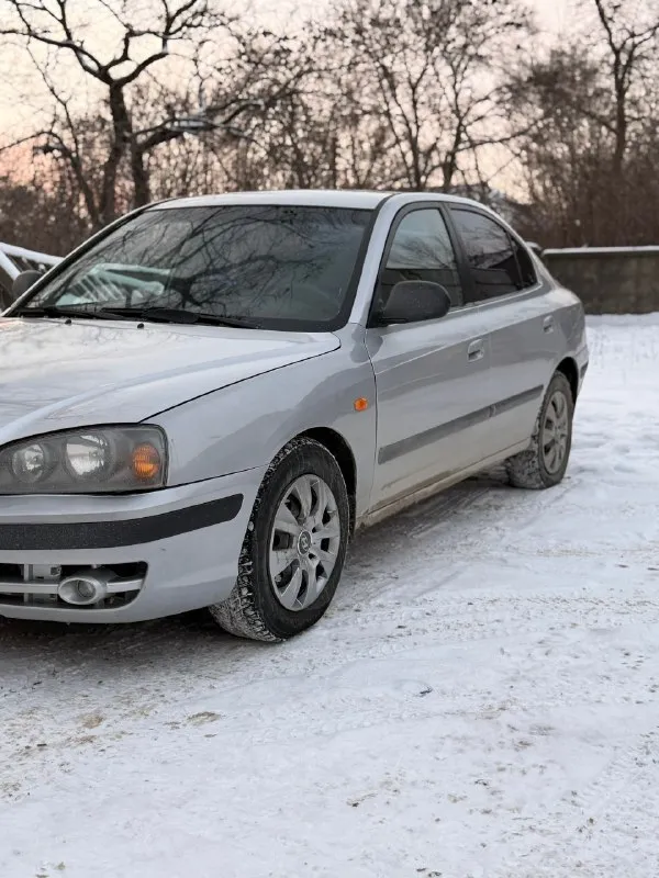 Продам hyundai elantra 2010 год цена 425.000 т. р. +торг у капота постоянный рф учет, переоформление без проблем, тех. осмотр уже пройден автомобиль местный, ни от куда не пригонялся, 1 владелец в птс кузов в хорошем состоянии, пороги, лонжероны, стаканы в отличном состоянии. весь кузов без рыжиков и гнили. дно целое. двигатель 1.6 работает штатно, без расхода масла. коробка 5-ст, механическая. все передачи включаются, никакая не вылетает. в машине есть хорошая музыка, кондиционер, печка греет отлично, подогревы сидений, 4 электроподъемника стекол, электрозеркала, подогрев заднего стекла и боковых зеркал, корректор фар, сигнализация ( центральный замок ) большой багажник автомобиль уже на зимней резине, также есть 4 колеса летней резины перевальск +79595537758 📞 звоните: +7(959)5537758 - фотография - 5