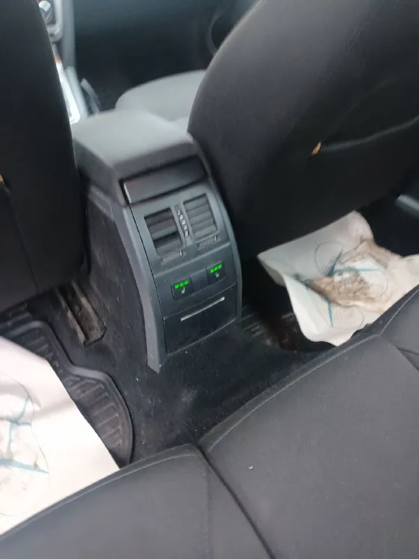 Продам цена 690 тысяч торг шкода октавия год 2012 пробег 320 мотор 1.8 т 1. владелец за все историю последняя фиксация пробега 90 тысяч по документам все чисто готов присутствовать в мрео коробка автомат айсин салон в хорошем состоянии электрика вся работает комплектация двух зонный климат обогрев передних сидений обогрев задних сидений эл зеркала складываются обогрев зеркал мульти руль парктроники адаптивный свет туманки по технической части все хорошо мотор не дымит не троит масло не кушает коробка 6ст переключает как положенно ходовая в порядке не гнилая но нужно заниматься лкп осмотр город донеце +79498915814 - фотография - 5