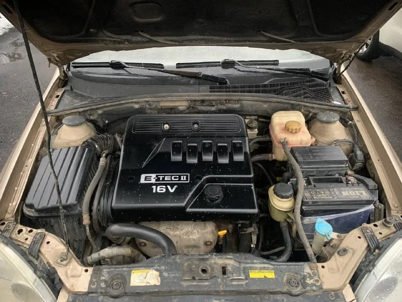 ⚡продам chevrolet lacetti 2007г. в 1.6 ⚡ ❗ цена 445.000тыс. руб (торг)❗ продам простой неприхотливый и надёжный автомобиль с лучшим 1.6(109л. с) мотором в линейке(не путайте с 1.4) достаточно динамичный и резвый, на механической коробке передач. автомобиль в хорошем состоянии, простой в ремонте, неприхотливый и надёжный при эксплуатации. приятный расход бензина 8л. /100км. никогда не подводил и не создавал проблем. за время эксплуатации не жалел средств и времени, обслуживал всегда вовремя. много чего поменял и сделал, автомобиль полностью обслужен. двигатель в отличном состоянии не дымит, масло не кушает, работает ровно, (масла, фильтра, жидкости, помпа, грм, ролики заменены 8тыс. км назад) коробка 5-ти ступка не выбивает, все передачи включаются нормально, дно в идеальном состоянии по порогам есть небольшие косяки не критично, на это будет торг. кузов без дтп, все стекла родные. цена 💰445тыс. руб торг осмотр:г. макеевка +79493630433 - фотография - 7