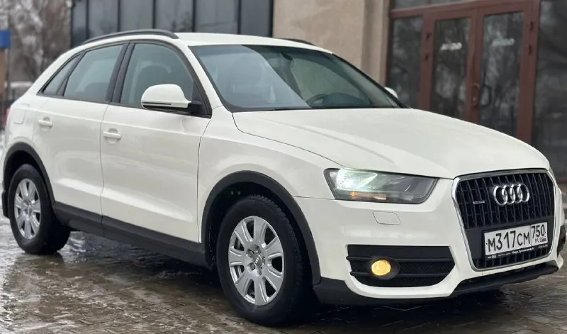 Продам автомобиль audi q3 2.0 tfsi quattro s tronic (177л. с) пробег - родной год выпуска - 2013 двигатель - бензин, работает идеально! коробка автомат - переключает плавно, без пинков и задержек! ходовая часть как у нового авто. электрика работает в штатном режиме, все мелочи! по документам полный порядок!учет рф, переоформление без проблем или дкп! в богатой комплектации, есть все для комфортной езды! кузов в отличном состоянии!без гнили и дырок! салон в отличном состоянии. за все время эксплуатации два владельца!! на все другие ваши вопросы отвечу по телефону! цена:1.330.000р (торг реальному покупателю) номер:+79490763198 номер:+79498228009 г. макеевка - фотография - 2