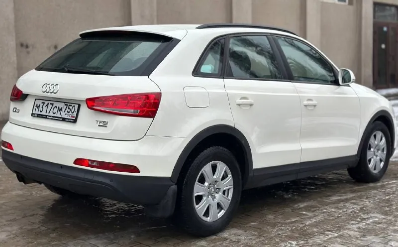 Продам автомобиль audi q3 2.0 tfsi quattro s tronic (177л. с) пробег - родной год выпуска - 2013 двигатель - бензин, работает идеально! коробка автомат - переключает плавно, без пинков и задержек! ходовая часть как у нового авто. электрика работает в штатном режиме, все мелочи! по документам полный порядок!учет рф, переоформление без проблем или дкп! в богатой комплектации, есть все для комфортной езды! кузов в отличном состоянии!без гнили и дырок! салон в отличном состоянии. за все время эксплуатации два владельца!! на все другие ваши вопросы отвечу по телефону! цена:1.330.000р (торг реальному покупателю) номер:+79490763198 номер:+79498228009 г. макеевка - фотография - 3