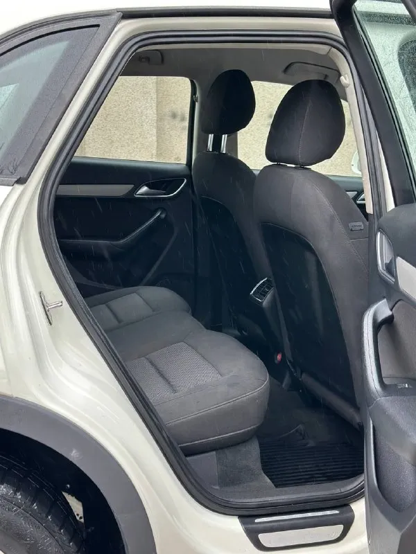 Продам автомобиль audi q3 2.0 tfsi quattro s tronic (177л. с) пробег - родной год выпуска - 2013 двигатель - бензин, работает идеально! коробка автомат - переключает плавно, без пинков и задержек! ходовая часть как у нового авто. электрика работает в штатном режиме, все мелочи! по документам полный порядок!учет рф, переоформление без проблем или дкп! в богатой комплектации, есть все для комфортной езды! кузов в отличном состоянии!без гнили и дырок! салон в отличном состоянии. за все время эксплуатации два владельца!! на все другие ваши вопросы отвечу по телефону! цена:1.330.000р (торг реальному покупателю) номер:+79490763198 номер:+79498228009 г. макеевка - фотография - 9