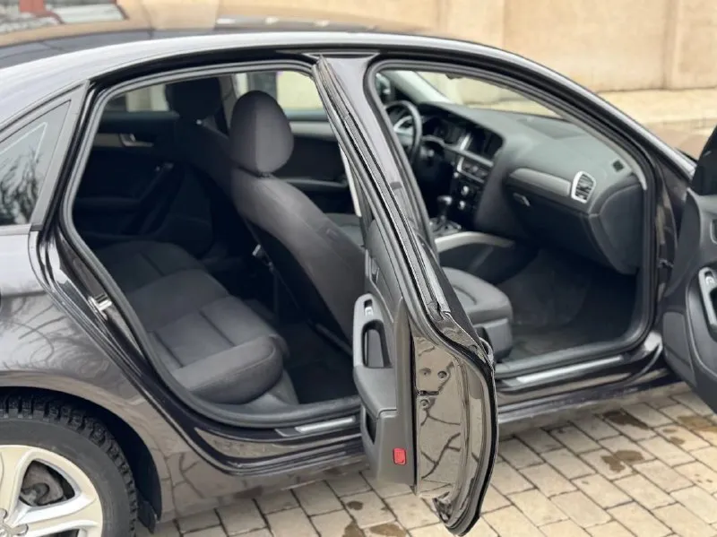 Продам автомобиль audi a4 рестайлинг в кузове b8 1.8л tfsi пробег - 105.000км родной!готов на любые проверки! кузов прекрасном состоянии!за все время эксплуатации по факту один один собственник, ездил дедушка!2 ключа, сервисные книжки двигатель работает идеально, не дымит, не троит, турбина дует отлично! коробка переключает идеально, без пинков и задержек! ходовая часть как у нового авто! вложений не требует от слова совсем!! резина зима новая (шипованная) на заводских дисках! комплектация, есть все для комфортной езды! электрика работает в штатном режиме, все мелочи. салон в отличном состоянии. по документам полный порядок, учет рф переоформление без проблем или дк на все другие ваши вопросы отвечу по телефону. номер:+79490763198 номер:+79498228009 цена:1.400.000 (торг реальному покупателю) г. макеевка - фотография - 10