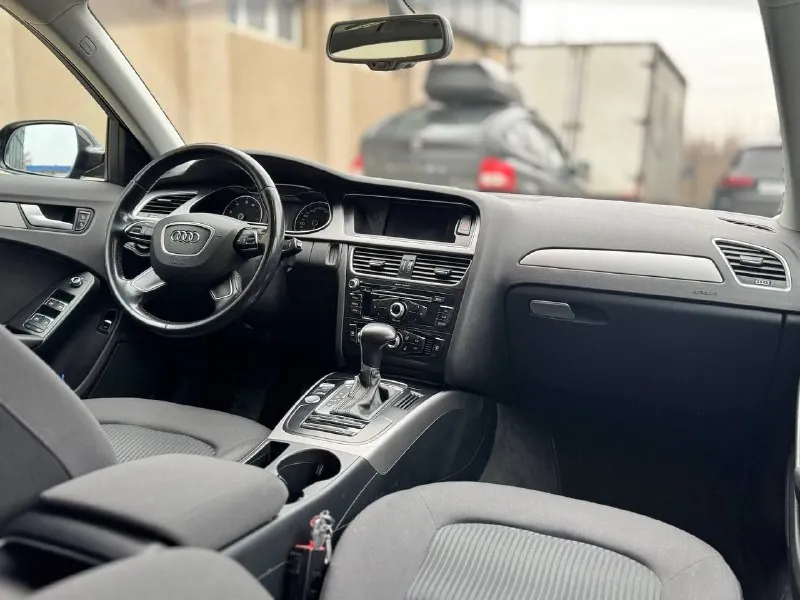 Продам автомобиль audi a4 рестайлинг в кузове b8 1.8л tfsi пробег - 105.000км родной!готов на любые проверки! кузов прекрасном состоянии!за все время эксплуатации по факту один один собственник, ездил дедушка!2 ключа, сервисные книжки двигатель работает идеально, не дымит, не троит, турбина дует отлично! коробка переключает идеально, без пинков и задержек! ходовая часть как у нового авто! вложений не требует от слова совсем!! резина зима новая (шипованная) на заводских дисках! комплектация, есть все для комфортной езды! электрика работает в штатном режиме, все мелочи. салон в отличном состоянии. по документам полный порядок, учет рф переоформление без проблем или дк на все другие ваши вопросы отвечу по телефону. номер:+79490763198 номер:+79498228009 цена:1.400.000 (торг реальному покупателю) г. макеевка - фотография - 8