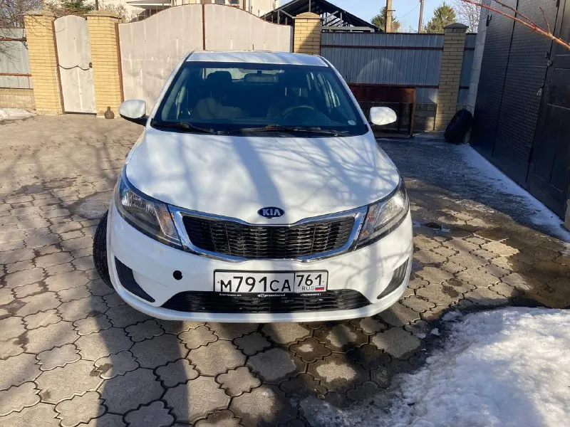 Продам кио рио 2013 года 1 владелец 136000 км родной пробег классический автомат автотека зеленая по запросу предоставлю кузов в родной краске оптика родная стекла включая лобовое завод цена 865000+79494113623 - фотография - 1