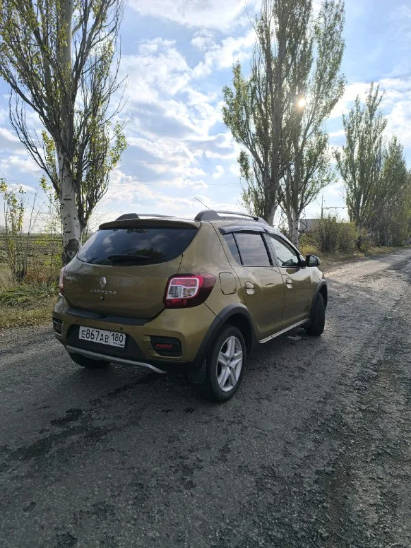 Продам авто renault sandero stepway 2. 2017 год на автомате 1.6 бензин пробег 156000 км 2 владельца ничего не снималось, не крутилось. по состоянию на отлично, мотор и коробка обслужены. 2 ключа. новая зимняя резина. по комплектации: автозапуск, подогрев сидений, зеркал, ловобое, заднее стекло. климат-контроль. круиз-контроль. парктроники зад. можно выставить ограничение скорости. большая мультимедиа с навигацией, bluetooth, aux, usb, radio. туманки. мультируль. полный электропакет. максимальная комплектация данной модели. цена:1.000.000 торг +79493700194 📞 звоните: +7(949)3700194 - фотография - 5