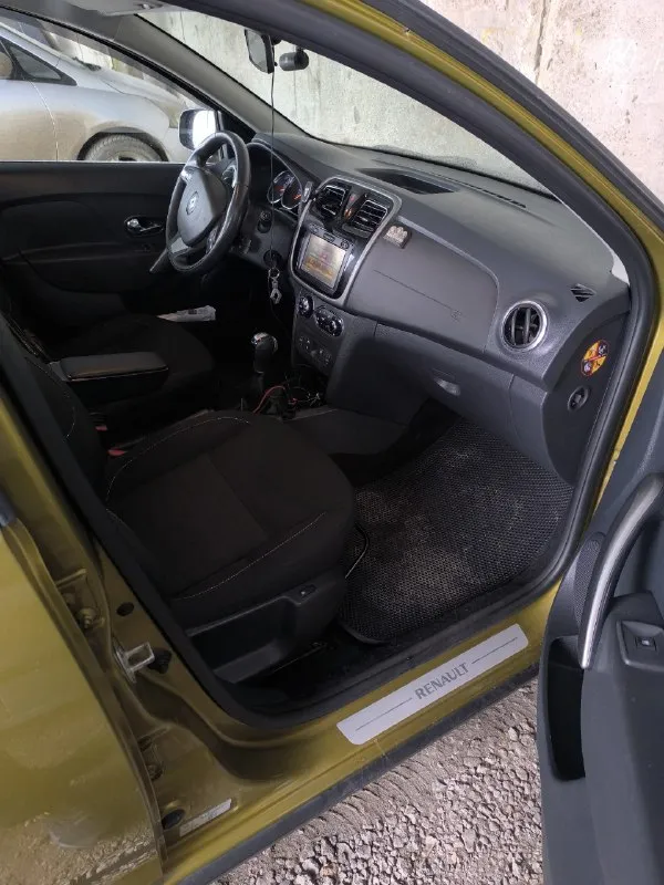 Продам авто renault sandero stepway 2. 2017 год на автомате 1.6 бензин пробег 156000 км 2 владельца ничего не снималось, не крутилось. по состоянию на отлично, мотор и коробка обслужены. 2 ключа. новая зимняя резина. по комплектации: автозапуск, подогрев сидений, зеркал, ловобое, заднее стекло. климат-контроль. круиз-контроль. парктроники зад. можно выставить ограничение скорости. большая мультимедиа с навигацией, bluetooth, aux, usb, radio. туманки. мультируль. полный электропакет. максимальная комплектация данной модели. цена:1.000.000 торг +79493700194 📞 звоните: +7(949)3700194 - фотография - 8