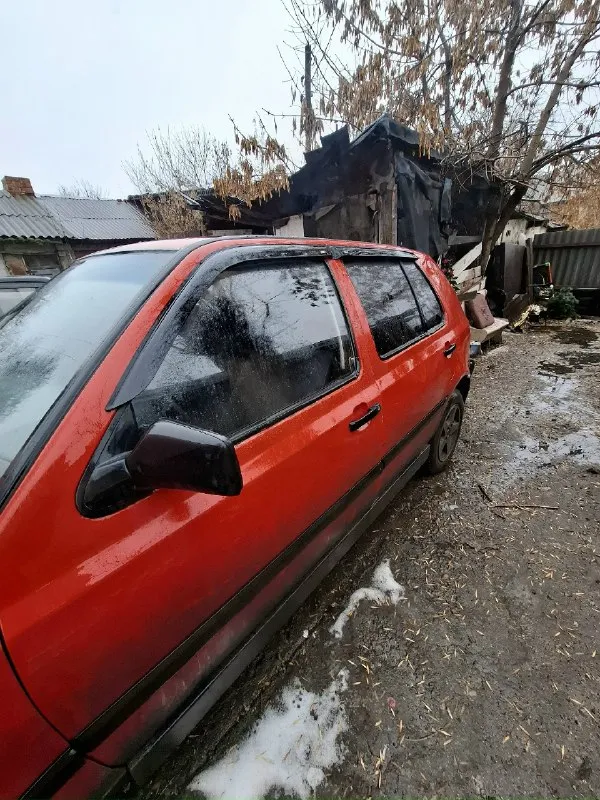 Продам volkswagen гольф 3 снята с учёта без документов продажа без титанов 75 000 с титанами новая зимняя резина 100 000 торг у копота +79494562513 📞 звоните: +7(949)4562513 - фотография - 2
