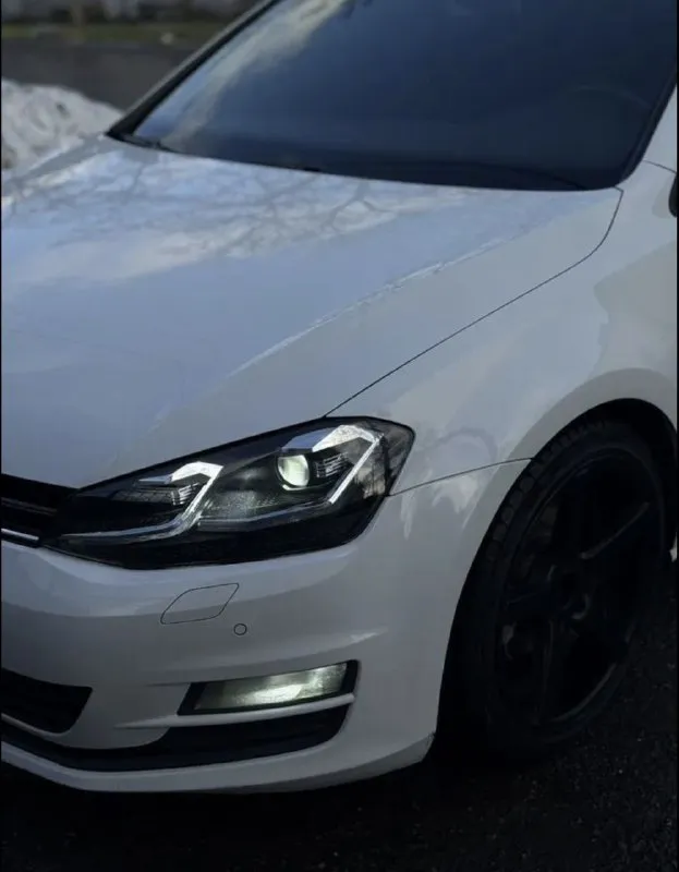 В продаже volkswagen golf 7 tsi 2014 79597021496 тг цена 1.4 млн 🍋 +79597021496 1.2 tsi мотор 110 л по факту больше 140-150 stage 1 3 владельца родной пробег 240 тыс сборка германия система start-stop система autohold парктроники по кругу омыватель фар датчик дождя электрический ручник двухзонный климат-контроль колеса r18 свежая резина. потолок "алькантара" удалён катализатор, установлен пламегаситель, машина прошита. расход по городу с всегда включенным климат-контролем не больше 8л, по трассе 6л. по технической части никаких нареканий свежая резина зима на r18 дисках управляемый выхлоп все стекла кроме лобового оригинал. сухой, без следов запотеваний и течей, подкапотное пространство в отличном состоянии. рулевое управление без люфтов, машина едет плавно. стоит контрактная турбина от 140 сильного golf коробка в отличном состоянии, обслуженная(недавно заменили сцепление и обслужили полностью коробку ходовая в хоро 📲 tg: алекс 📞 звоните: +7(959)7021496 - фотография - 4