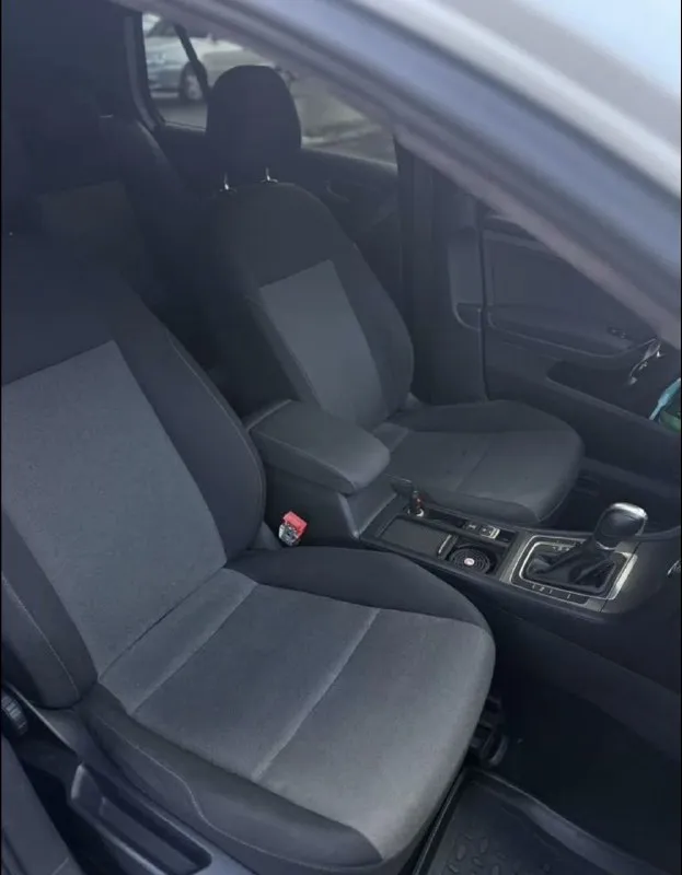В продаже volkswagen golf 7 tsi 2014 79597021496 тг цена 1.4 млн 🍋 +79597021496 1.2 tsi мотор 110 л по факту больше 140-150 stage 1 3 владельца родной пробег 240 тыс сборка германия система start-stop система autohold парктроники по кругу омыватель фар датчик дождя электрический ручник двухзонный климат-контроль колеса r18 свежая резина. потолок "алькантара" удалён катализатор, установлен пламегаситель, машина прошита. расход по городу с всегда включенным климат-контролем не больше 8л, по трассе 6л. по технической части никаких нареканий свежая резина зима на r18 дисках управляемый выхлоп все стекла кроме лобового оригинал. сухой, без следов запотеваний и течей, подкапотное пространство в отличном состоянии. рулевое управление без люфтов, машина едет плавно. стоит контрактная турбина от 140 сильного golf коробка в отличном состоянии, обслуженная(недавно заменили сцепление и обслужили полностью коробку ходовая в хоро 📲 tg: алекс 📞 звоните: +7(959)7021496 - фотография - 9