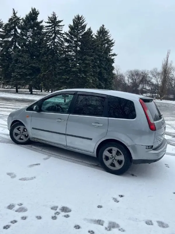 Здравствуйте 🤝 продам ford с max 2004. мотор 1.8 на механике. пробег 307000 тыс была произведена замена мотора на контрактный. тянет будь здоров 💪масло не расходует. по технике всё работает крутит светит поворачивает. стеклоподъемники, печка жарит, ручник держит. центральный замок. едет очень резво и удобно. мо кузову имеються моменты, на езду не влияют. огромный багажник. работяга на каждый день👍 с ровными документами. цена вопроса 380000₽ торг присутствует с хорошим человеком🤝 территориально донецк/абакумова. всем удачных покупок и продаж✌ тел +79494851572 📞 звоните: +7(949)4851572 - фотография - 3