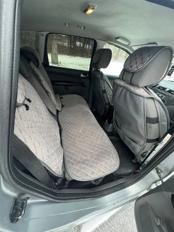 Здравствуйте 🤝 продам ford с max 2004. мотор 1.8 на механике. пробег 307000 тыс была произведена замена мотора на контрактный. тянет будь здоров 💪масло не расходует. по технике всё работает крутит светит поворачивает. стеклоподъемники, печка жарит, ручник держит. центральный замок. едет очень резво и удобно. мо кузову имеються моменты, на езду не влияют. огромный багажник. работяга на каждый день👍 с ровными документами. цена вопроса 380000₽ торг присутствует с хорошим человеком🤝 территориально донецк/абакумова. всем удачных покупок и продаж✌ тел +79494851572 📞 звоните: +7(949)4851572 - фотография - 5