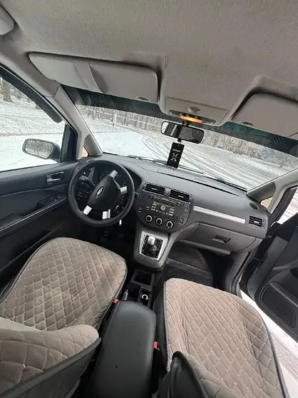 Здравствуйте 🤝 продам ford с max 2004. мотор 1.8 на механике. пробег 307000 тыс была произведена замена мотора на контрактный. тянет будь здоров 💪масло не расходует. по технике всё работает крутит светит поворачивает. стеклоподъемники, печка жарит, ручник держит. центральный замок. едет очень резво и удобно. мо кузову имеються моменты, на езду не влияют. огромный багажник. работяга на каждый день👍 с ровными документами. цена вопроса 380000₽ торг присутствует с хорошим человеком🤝 территориально донецк/абакумова. всем удачных покупок и продаж✌ тел +79494851572 📞 звоните: +7(949)4851572 - фотография - 6