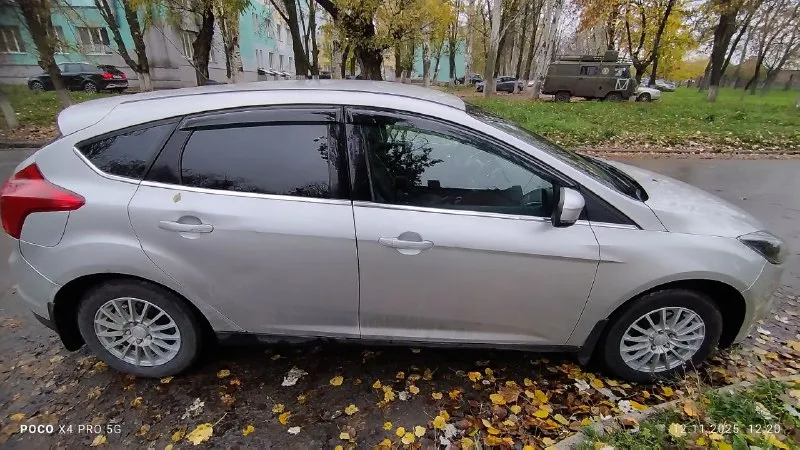 Продам ford focus 1.6 2012г. 125л. с пробег 230000 цена 720т. р. автомобиль в хорошем состоянии, но не новый! всё работает!хорошая комплектация, кондиционер работает! печка работае! обогрев лобового стекла, зеркал, всё работает! зимняя резина, летняя в комплекте! комплектация: - кондниционер. - андроид - мультируль. - регулировка и обогрев боковых зеркал. - передние и задние стеклоподъемники. -автозапуск. +79496134476 - фотография - 3
