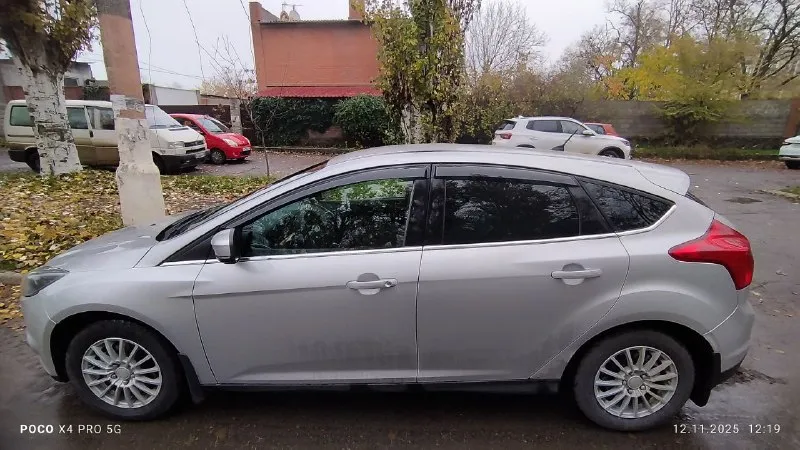 Продам ford focus 1.6 2012г. 125л. с пробег 230000 цена 720т. р. автомобиль в хорошем состоянии, но не новый! всё работает!хорошая комплектация, кондиционер работает! печка работае! обогрев лобового стекла, зеркал, всё работает! зимняя резина, летняя в комплекте! комплектация: - кондниционер. - андроид - мультируль. - регулировка и обогрев боковых зеркал. - передние и задние стеклоподъемники. -автозапуск. +79496134476 - фотография - 5