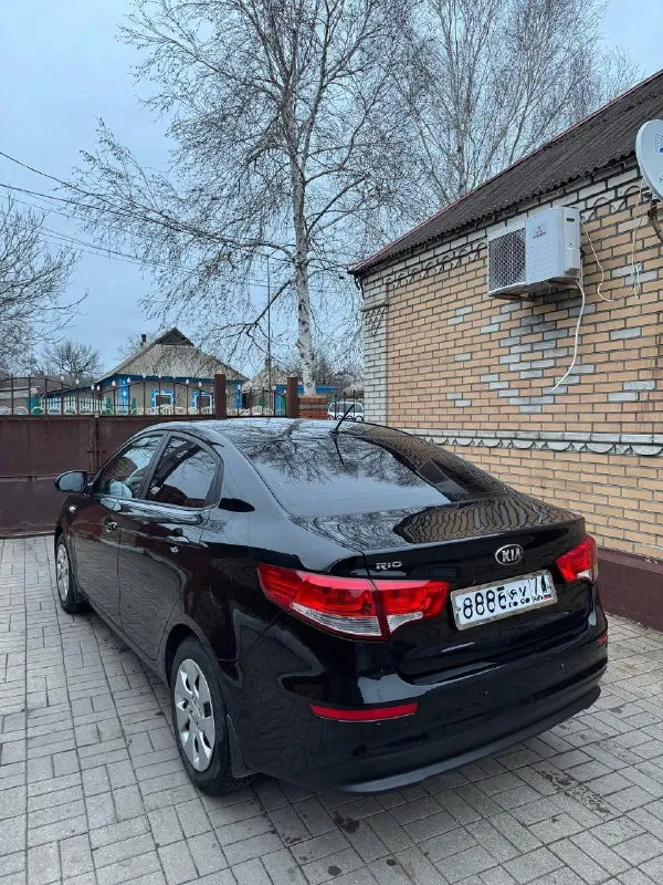 Kia rio iii рестайлинг 2015 года
Родной пробег 194 тысячи км, подтвержден автотекой
Двигатель 1.4 бензин, автоматическая коробка передач, всё работает отлично
Подвеска в отличном состоянии, без посторонних шумов
Масло менялось каждые 7-8 тысяч
Машина не требует никаких вложений, полностью обслужена, сел и поехал
Кондиционер, печка, подогревы сидений и руля, магнитола - всё работает без нареканий
Дополнительно установлены задние парктроники, камера заднего вида и андроид планшет, сигнализация старлайн
Салон в чехлах большую часть времени, сиденья в отличном состоянии
У авто абсолютно зеленая история автотеки, в такси никогда не работала, и не использовалась в коммерческих целях
Машина на хорошей зимней резине
Стс, птс оригинал на руках, всего 2 владельца, юридически чистая, без штрафов, буду присутствовать в мрэо
Дополнительные фото пришлю по запросу, пишите
Цена - 990 тысяч рублей, торг уместен при осмотре
Пролетарский район, моспино
Звоните +7949802041
📲 Tg: @maks_dons
📞 Звоните: +7(949)8020416 - фотография - 6