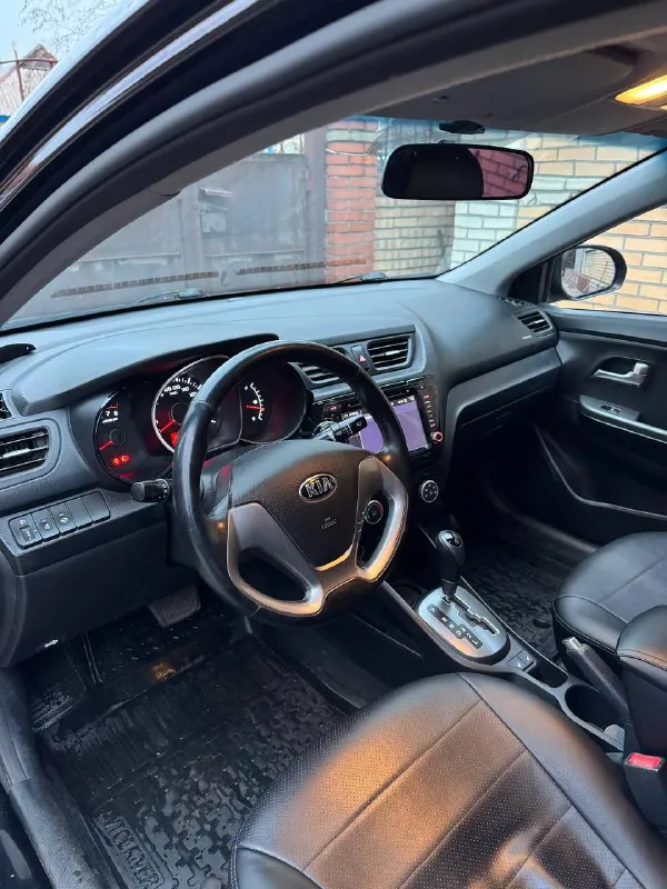 Kia rio iii рестайлинг 2015 года
Родной пробег 194 тысячи км, подтвержден автотекой
Двигатель 1.4 бензин, автоматическая коробка передач, всё работает отлично
Подвеска в отличном состоянии, без посторонних шумов
Масло менялось каждые 7-8 тысяч
Машина не требует никаких вложений, полностью обслужена, сел и поехал
Кондиционер, печка, подогревы сидений и руля, магнитола - всё работает без нареканий
Дополнительно установлены задние парктроники, камера заднего вида и андроид планшет, сигнализация старлайн
Салон в чехлах большую часть времени, сиденья в отличном состоянии
У авто абсолютно зеленая история автотеки, в такси никогда не работала, и не использовалась в коммерческих целях
Машина на хорошей зимней резине
Стс, птс оригинал на руках, всего 2 владельца, юридически чистая, без штрафов, буду присутствовать в мрэо
Дополнительные фото пришлю по запросу, пишите
Цена - 990 тысяч рублей, торг уместен при осмотре
Пролетарский район, моспино
Звоните +7949802041
📲 Tg: @maks_dons
📞 Звоните: +7(949)8020416 - фотография - 7