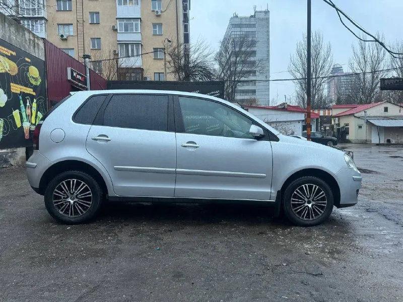 Продам volkswagen поло 2007г 1.4 второй владелец в дтп не участвовал пробег 130404 продается по причине покупки нового авто автомобиль в очень хорошем состоянии 660 тыс торг уместен в подарок новые коврики 79493886513 📲 tg: @goncharova_vv07 📞 звоните: +7(949)3886513 - фотография - 4