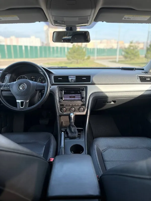 Volkswagen passat b7 я - один хозяин. пригнан мной в декабре 2017 с пробегом 26000. сейчас пробег 187000. 1.8 tsi gen3 коробка 6ти ступенчатый гидротрансформатор aisin би-лед ближний, дальний без ключевой доступ старт стоп датчик света, дождя передняя часть и зоны риска в бронепленке летняя резина - michelin зимняя резина - continental очень хорошее состояние автомобиля цена: 1490000₽ г. анапа +79284204840 📞 звоните: +7(928)4204840 - фотография - 5