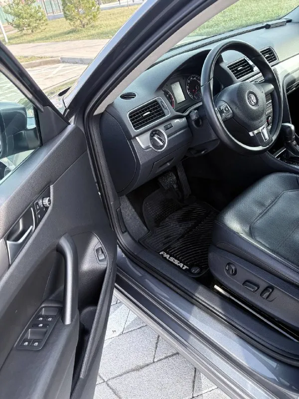Volkswagen passat b7 я - один хозяин. пригнан мной в декабре 2017 с пробегом 26000. сейчас пробег 187000. 1.8 tsi gen3 коробка 6ти ступенчатый гидротрансформатор aisin би-лед ближний, дальний без ключевой доступ старт стоп датчик света, дождя передняя часть и зоны риска в бронепленке летняя резина - michelin зимняя резина - continental очень хорошее состояние автомобиля цена: 1490000₽ г. анапа +79284204840 📞 звоните: +7(928)4204840 - фотография - 6