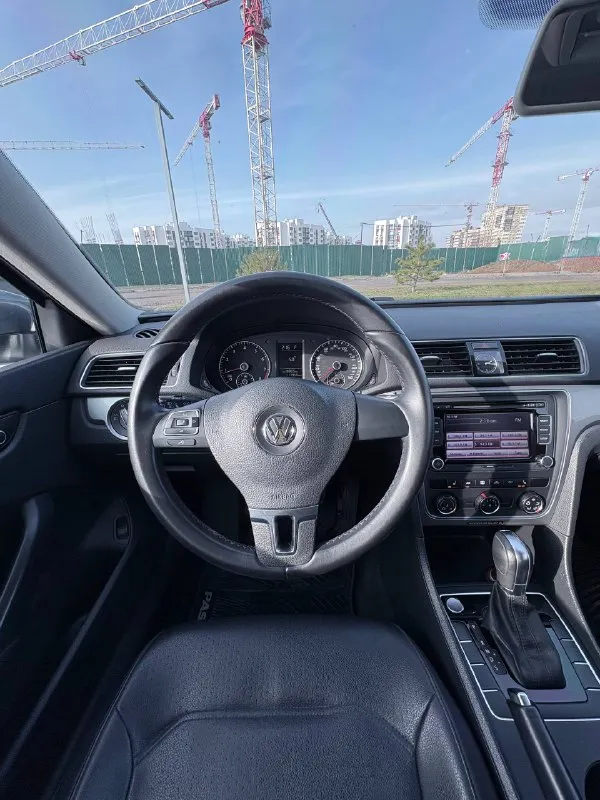 Volkswagen passat b7 я - один хозяин. пригнан мной в декабре 2017 с пробегом 26000. сейчас пробег 187000. 1.8 tsi gen3 коробка 6ти ступенчатый гидротрансформатор aisin би-лед ближний, дальний без ключевой доступ старт стоп датчик света, дождя передняя часть и зоны риска в бронепленке летняя резина - michelin зимняя резина - continental очень хорошее состояние автомобиля цена: 1490000₽ г. анапа +79284204840 📞 звоните: +7(928)4204840 - фотография - 7
