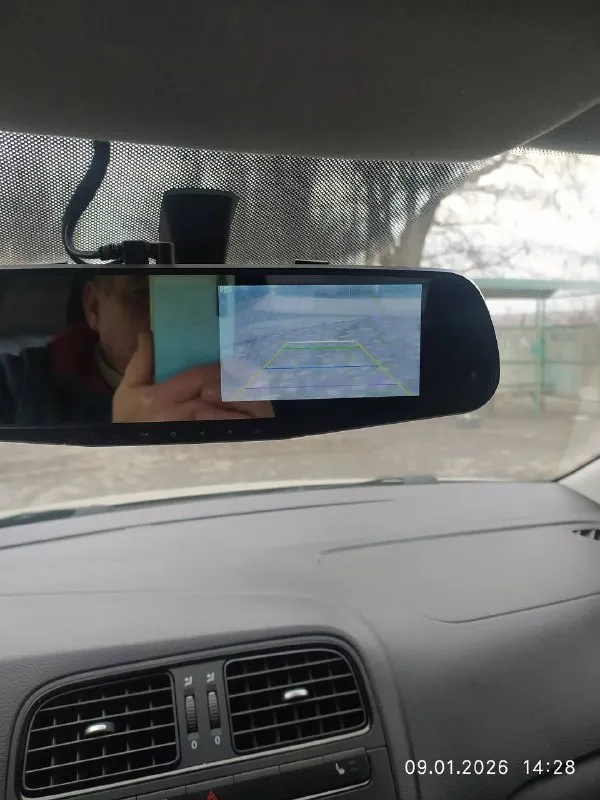 Продам. volkswagen поло седан. 2015 г в. пробег 120000 км. 1 хозяин, родной окрас, стекла родные, зеленая автотека, 2ключа. двигатель 1,6 105 сил, цепной, коробка автомат, 6ст. комплектация кондер, 4 стеклоподъёмника, подогрев сидений, эл. регулировка зеркал, парктроник, камера заднего вида, видеорегистратор, подлокотник, резина зима, подогрев зоны дворников. 💰цена 1150000 руб. торг. енакиево. ☎️ +79494176907 +79495969097. 📞 звоните: +7(949)4176907 - фотография - 10