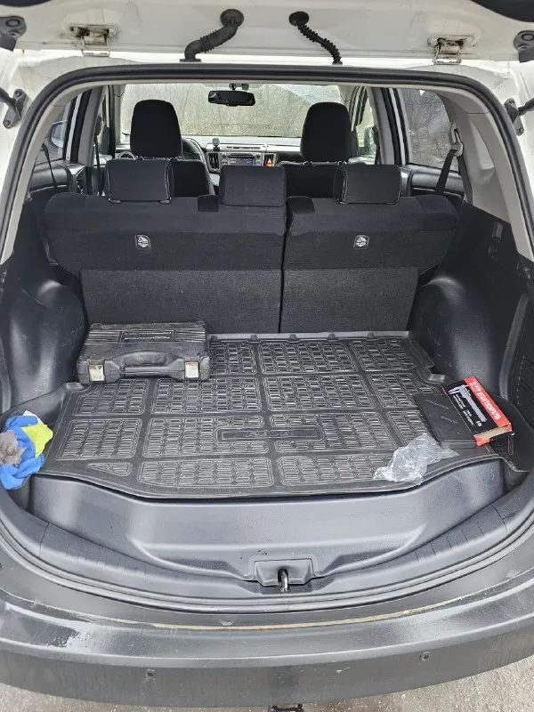 Toyota rav-4 эксплуатация с 2013 года двигатель 2.0 бензин, полный привод 4 wd коробка автомат пробег родной 283000тыс. км автомобиль в достойном состоянии, кузов без дтп и окрасов ! двигатель, коробка, ходовая на 5+, вложения не требует от слова совсем ! с документами полный порядок любой вид оформления ! цена 1.600 звоните остальное по +79497083576 авто в мариуполе 📲 tg: жека 📞 звоните: +7(949)7083576 - фотография - 6