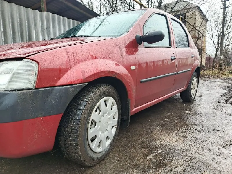 Продам рабочую лошадку рено дача расход 5 литров, 2007 год турбодизель 1.5. не гнилой не ржавый, кузов оцинкован. мотор капиталился 120 к назад. заменены шаровые, тяги, наконечники опоры стоек, ходовая не стучит. в комплекте хорошая летняя 15резина на дисках и новые чехлы. донецк. цена 320к торг небольшой на мелкие недочеты. тел. +79494895357 - фотография - 2