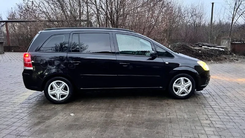 Opel zafira b 2006 год 2,0 турбо бензин механика 6 ст вся в родне! германия! 248 тыс км пробег вся обслужена. редкая комплектация с 200 сильным мотором!!! камера заднего вида климат круиз 7 мест есть летняя резина на дисках opc мотор и турбина в идеале! цена 780 тыс руб тел +79493153370 - фотография - 5