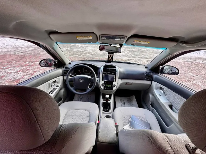 Продам kia cerato 2007 года машина покупаласи при украине родной пробег 203 000 км авто в отличном состоянии вложение абсолютно никакой не требует объем двигателя 1.6 коробка механика пяти ступка комплектация климат контроль четыре стеклоподъемники подогрев переднего заднего стекла ксенон фары новая зимняя резина mp3 магнитофон сервис книжка цена 650000 руб. телефон +7 949 50 999 58 - фотография - 8