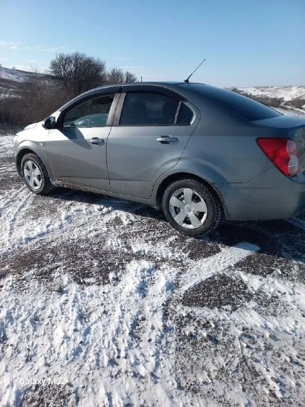 Chevrolet aveo т300 2013 года, мотор 1.6, коробка механика, передний привод, пробег 115 000 км, автомобиль в хорошем состоянии цена 650 000 р звонить по номеру: +7(949) 431-92-46 или +7 (904) 342-33-98 дмитрий 📞 звоните: +7(949)4319246 - фотография - 2