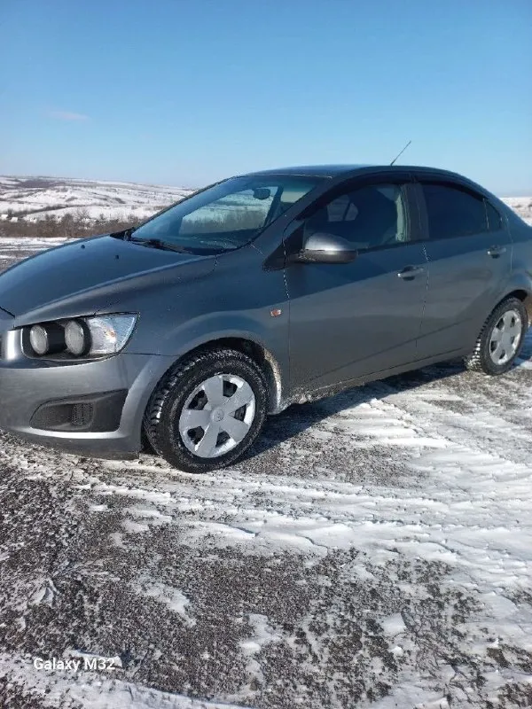 Chevrolet aveo т300 2013 года, мотор 1.6, коробка механика, передний привод, пробег 115 000 км, автомобиль в хорошем состоянии цена 650 000 р звонить по номеру: +7(949) 431-92-46 или +7 (904) 342-33-98 дмитрий 📞 звоните: +7(949)4319246 - фотография - 3