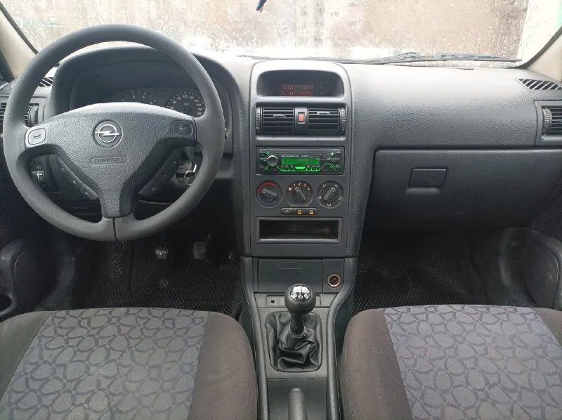 Продам opel astra 2001 года в хорошем состоянии. цена 249тыс. рублей. 2.0 бензин, масло не расходует... - фотография