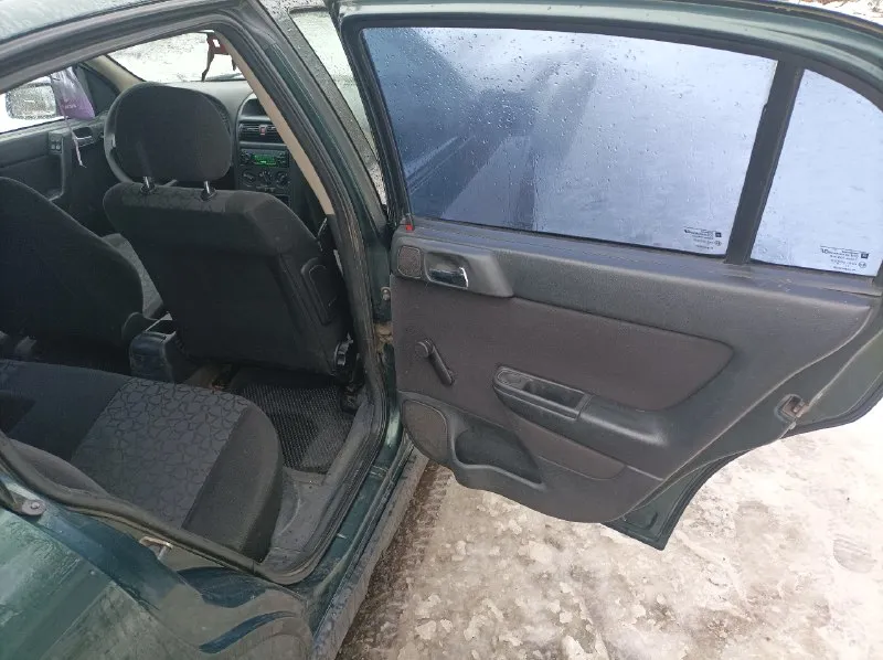 Продам opel astra 2001 года в хорошем состоянии. цена 249тыс. рублей. 2.0 бензин, масло не расходует. коробка механика, переключается отлично, без хрустов, без вылетов. .пробег 260тыс. км. комплектация богатая:кондиционер, усилитель руля, передние стеклоподьëмники, 4 подушки безопасности. электрозеркала с подогревом. салон в отличном состоянии. ходовка после переборки:новые передние стойки, ступицы, тормозные блины, колодки. кузов в хорошем состоянии, не гнилой, не ржавый. зимняя хорошая резина. документы в порядке. стс. птс. дкп. машина в макеевке. цена 249тыс. рублей. тел +79494426794 📞 звоните: +7(949)4426794 - фотография - 10