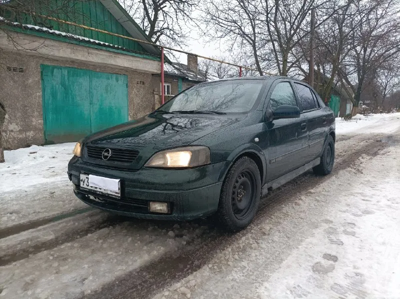 Продам opel astra 2001 года в хорошем состоянии. цена 249тыс. рублей. 2.0 бензин, масло не расходует. коробка механика, переключается отлично, без хрустов, без вылетов. .пробег 260тыс. км. комплектация богатая:кондиционер, усилитель руля, передние стеклоподьëмники, 4 подушки безопасности. электрозеркала с подогревом. салон в отличном состоянии. ходовка после переборки:новые передние стойки, ступицы, тормозные блины, колодки. кузов в хорошем состоянии, не гнилой, не ржавый. зимняя хорошая резина. документы в порядке. стс. птс. дкп. машина в макеевке. цена 249тыс. рублей. тел +79494426794 📞 звоните: +7(949)4426794 - фотография - 2